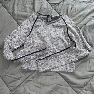 Pink active shirt with hand sleeves
